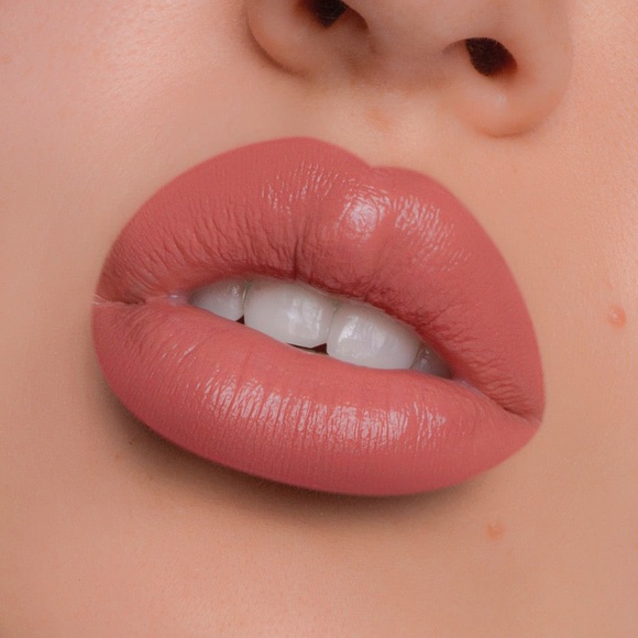 KAB COSMETICS UNDRESS ME LIP KIT PERFECT SOFT SHINE VANILLA CUPCAKE SCENT - Picture 5 of 5